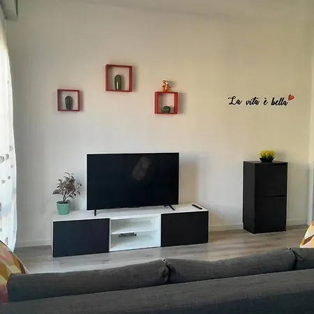 A Ravenna - 100 Metri Dalla * Lido Adriano